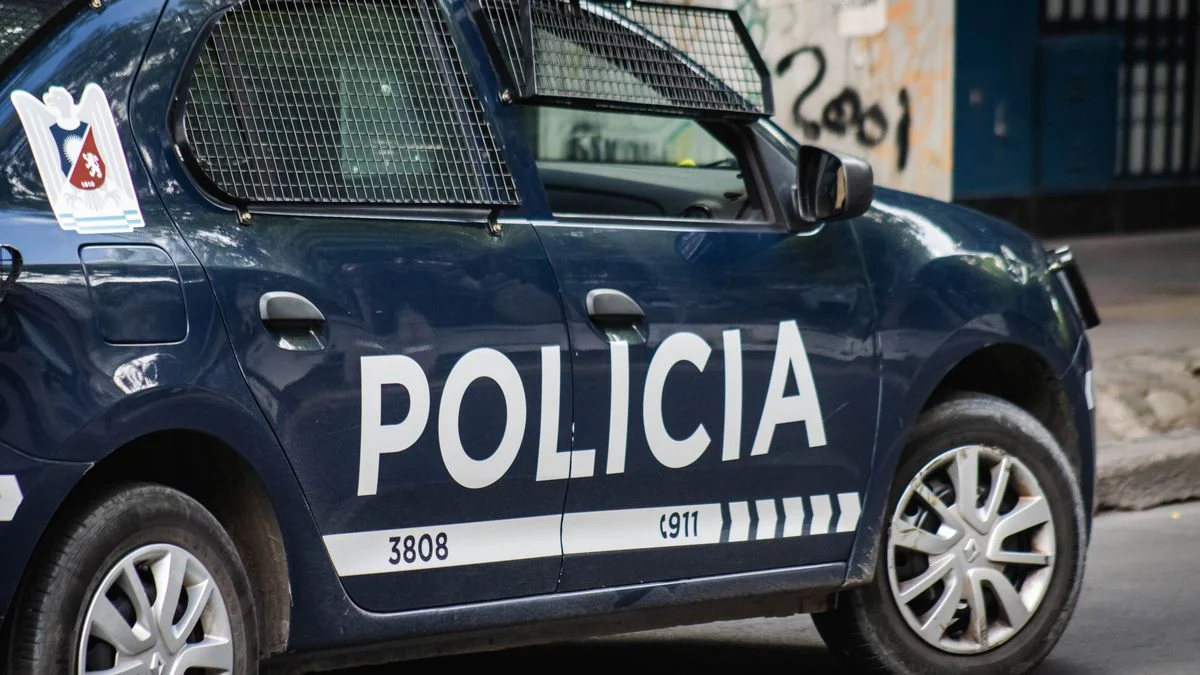Lo amenazaron con un arma y le robaron su auto en Las Heras