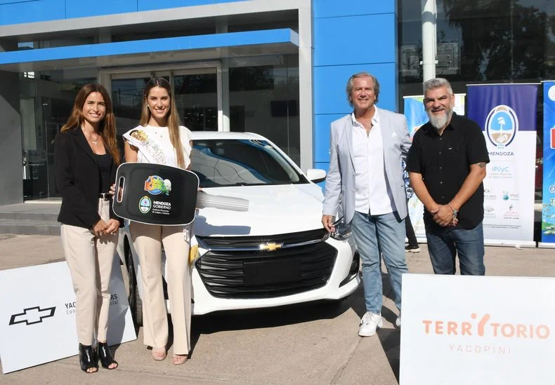 La Reina Nacional de la Vendimia 2025 recibi&oacute; su auto 0km