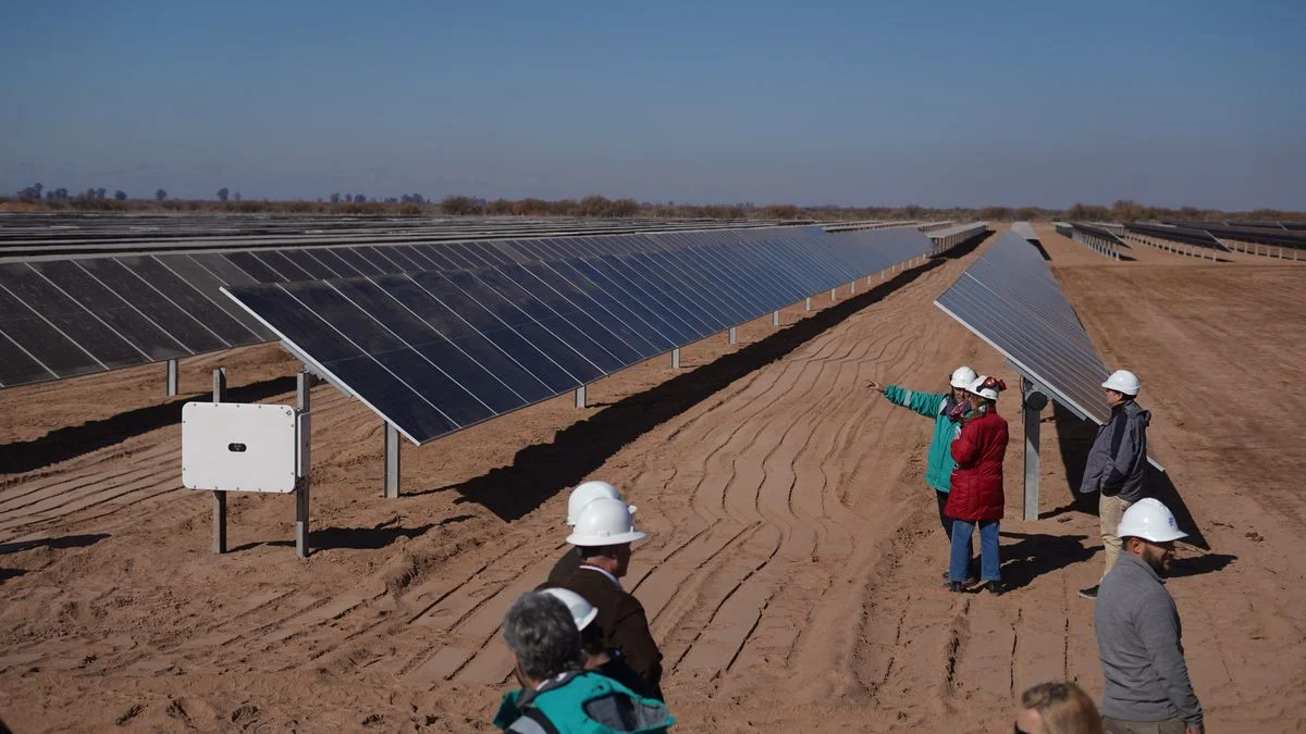 Un parque solar en Mendoza abastecerá a una compañía clave de gas a través de un convenio con YPF Luz