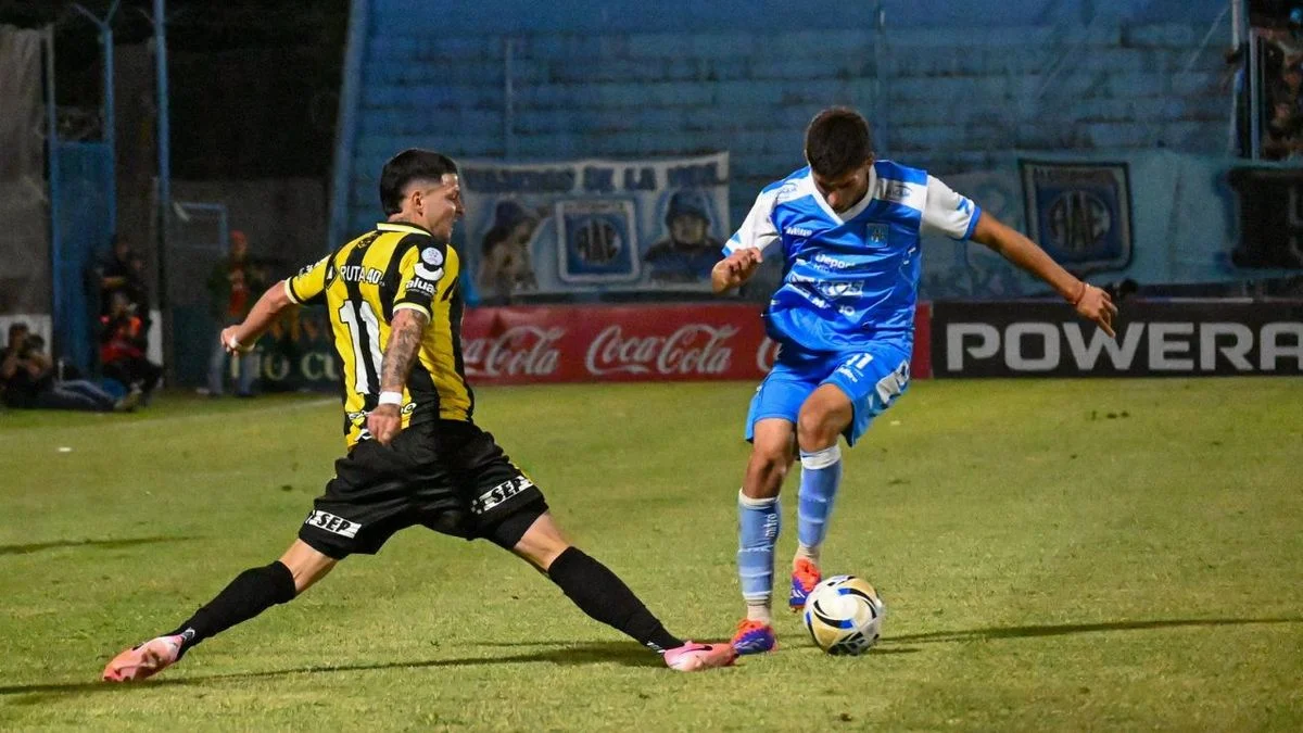 Tensión en la Patagonia: la AFA designó un árbitro FIFA para la final del Reducido con ventaja cordobesa