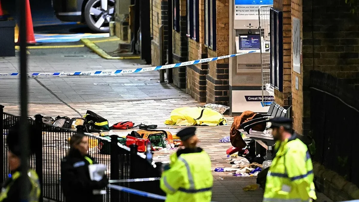 Terror en un tren de Londres: diez heridos en un ataque con arma blanca