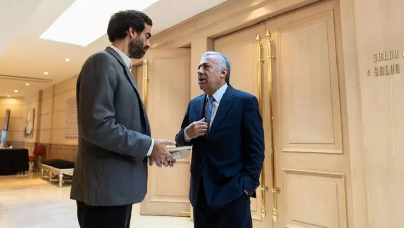 El ministro de Hacienda, Víctor Fayad, y el gobernador Alfredo Cornejo. 