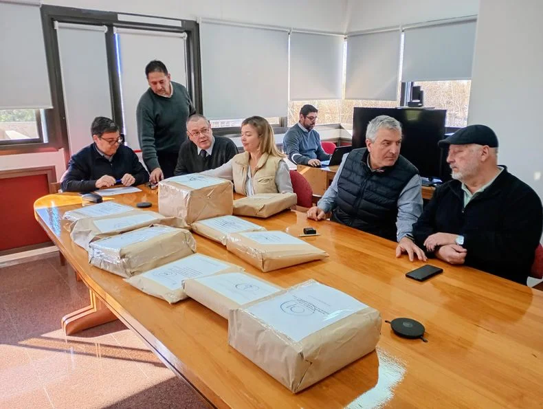 Vialidad provincial abri&oacute; sobres de doce empresas que presentaron diez propuestas econ&oacute;micas.&nbsp;