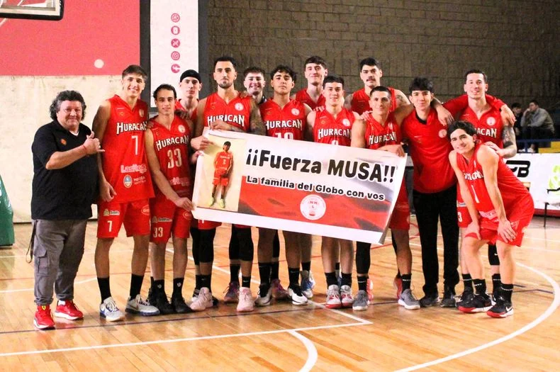 Hurac&aacute;n Las Heras sue&ntilde;a en el Federal de b&aacute;squet.