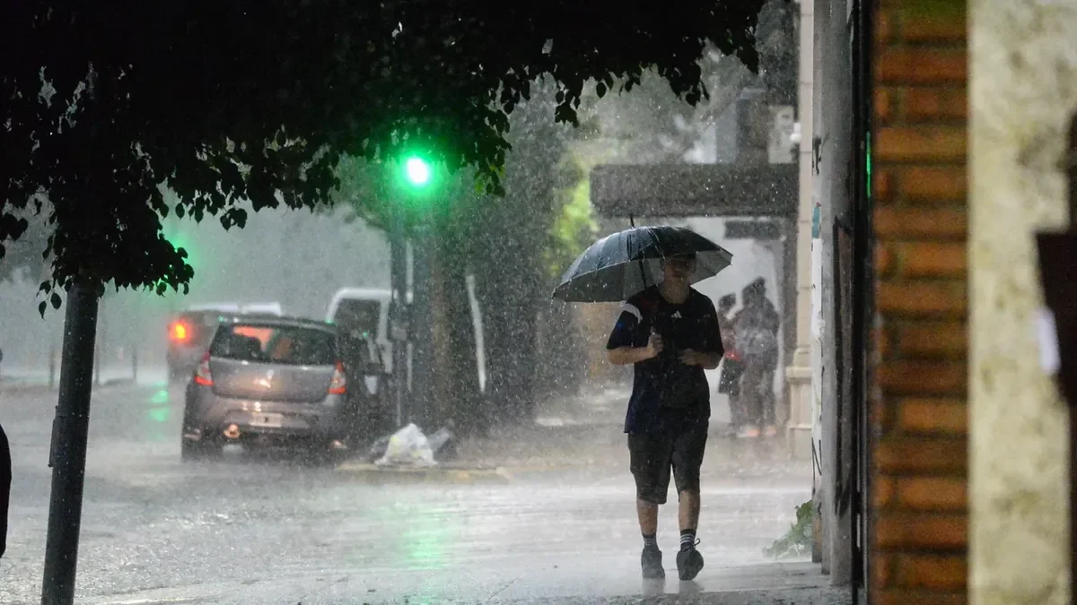 Por la tormenta de Santa Rosa, Defensa Civil pidió tomar precauciones ante las abundantes lluvias