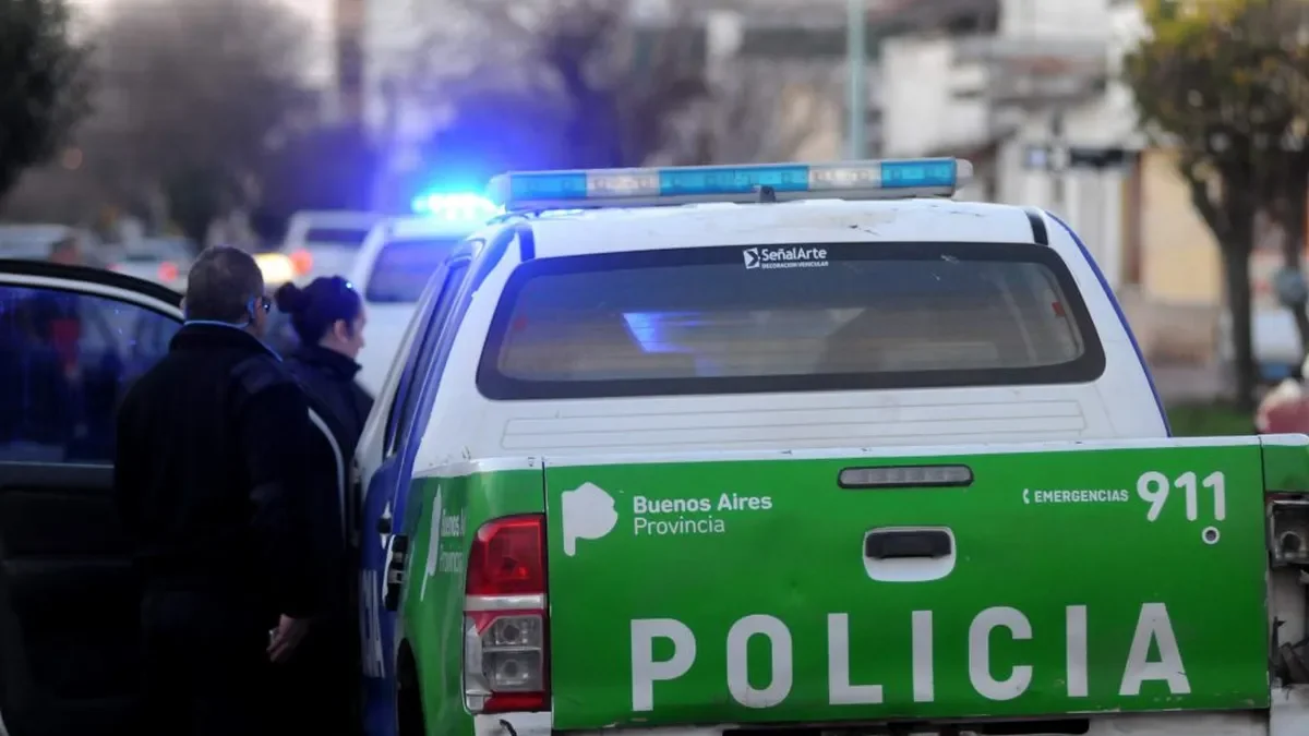 VIDEO: Investigan la muerte de una mujer tras un violento ataque con arma blanca en plena vía pública