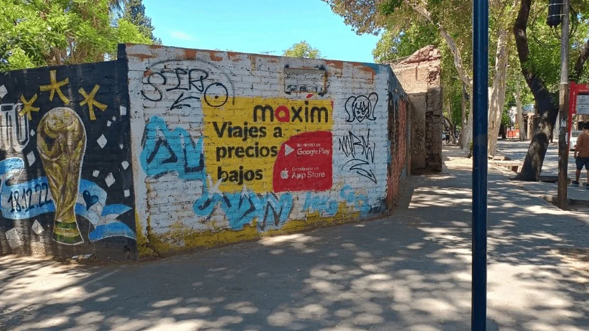 La empresa Maxim se desligó de la aparición de grafitis en la Ciudad de Mendoza y apeló la sanción impuesta