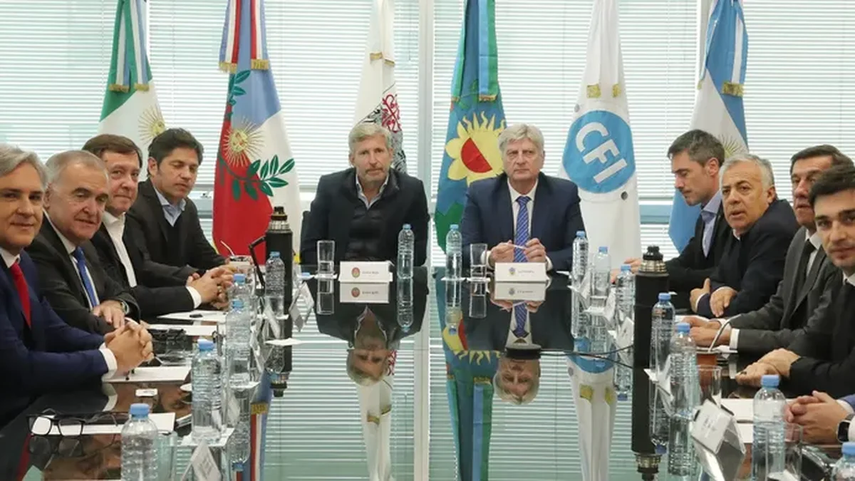 Los gobernadores llevan la coparticipación al Congreso y acusan a Milei de "robarse los ATN"