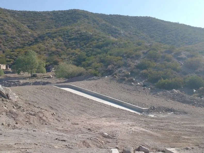 Las obras en Godoy Cruz incluyen terraplenes para evitar consecuencias por las lluvias y los posibles aluviones. 