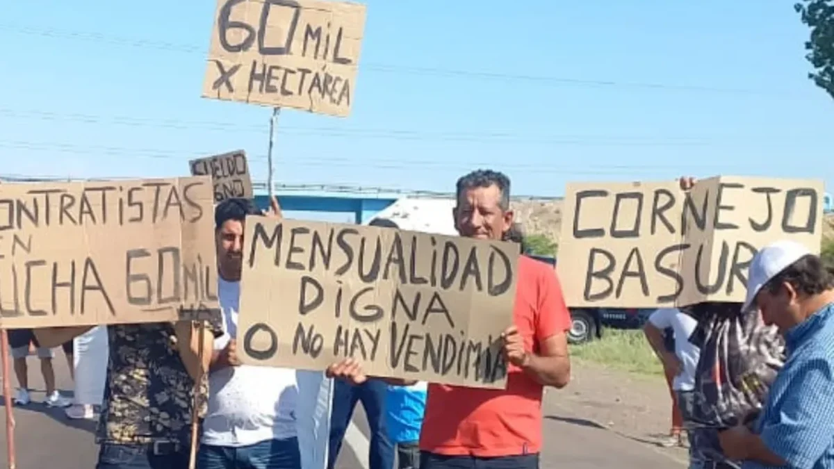 Vendimia precarizada: contratistas de viña reclamaron en la ruta 7 por sus salarios bajo la línea de pobreza