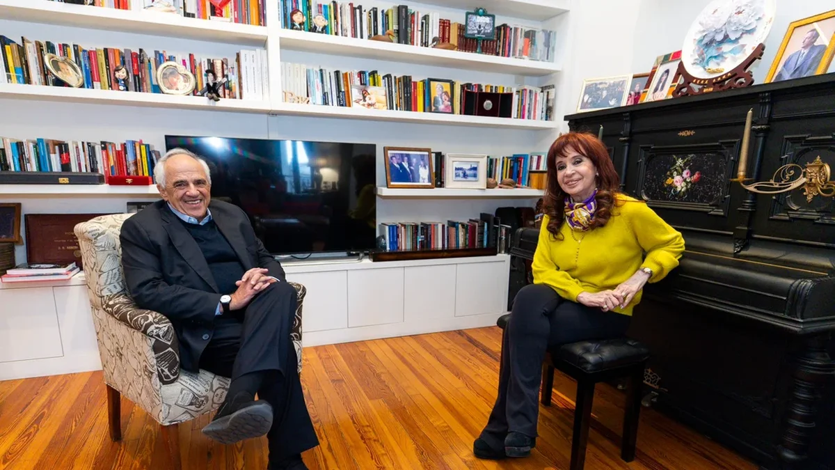 Cristina Kirchner recibió a expresidente de Colombia y agradeció su apoyo en prisión domiciliaria