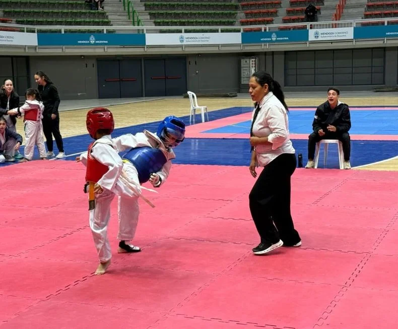 Más de 300 deportistas de taekwondo llegaron a Mendoza de todo el país y Chile.