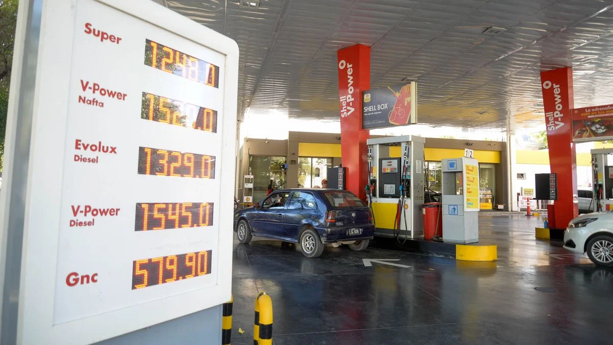 Con subas del 20% en combustibles y del 80% en petróleo, el mercado discute quién paga la diferencia
