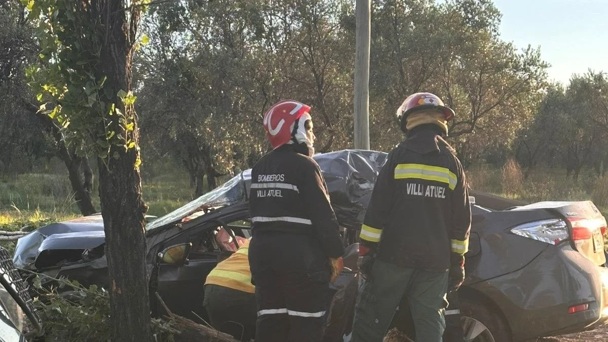 Un joven murió tras chocar con su auto contra un árbol en San Rafael