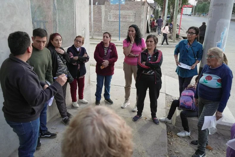 Vecinos convocaron a ElEditor para visibilizar el reclamo.