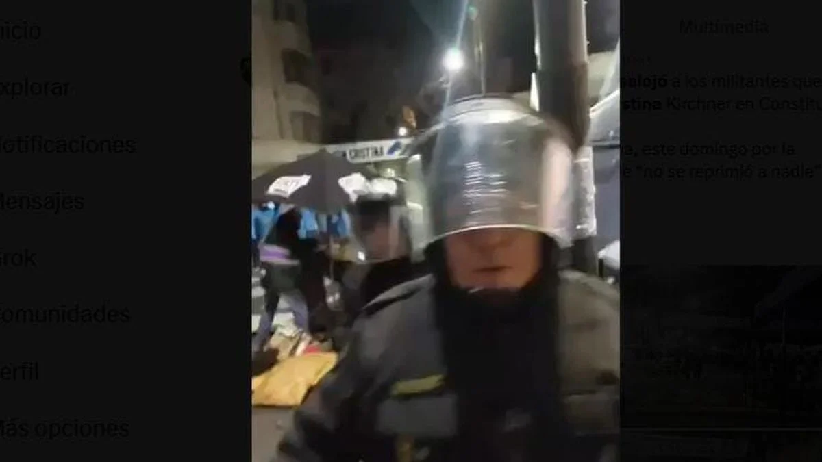 La policía de Macri reprimió a militantes que acampaban en vigilia frente al departamento de Cristina