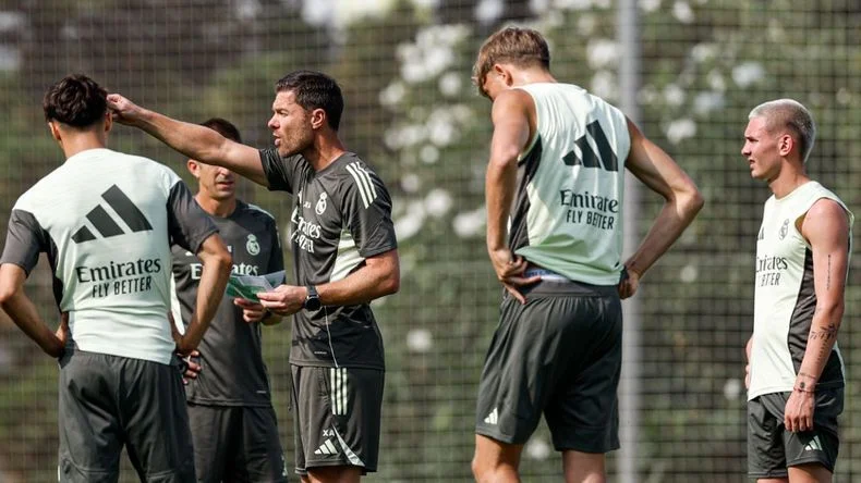 El DT del Real Madrid banca a Franco Mastantuono.