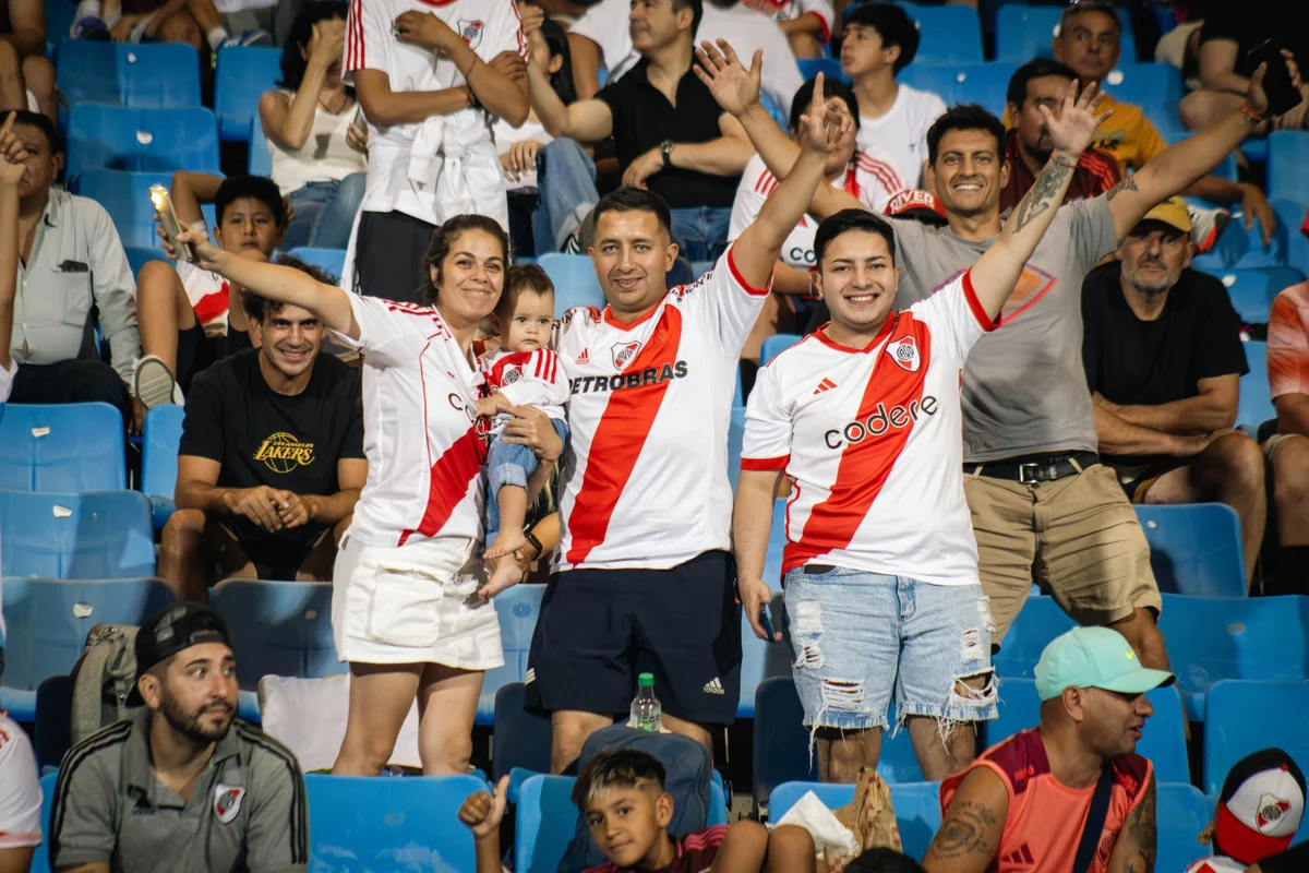 River - Hinchada - Malvinas Argentinas (5).jpg