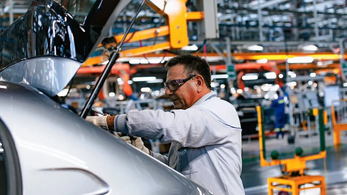 La fábrica de Fiat, Peugeot y Citroën cierra un turno de producción en su planta bonaerense