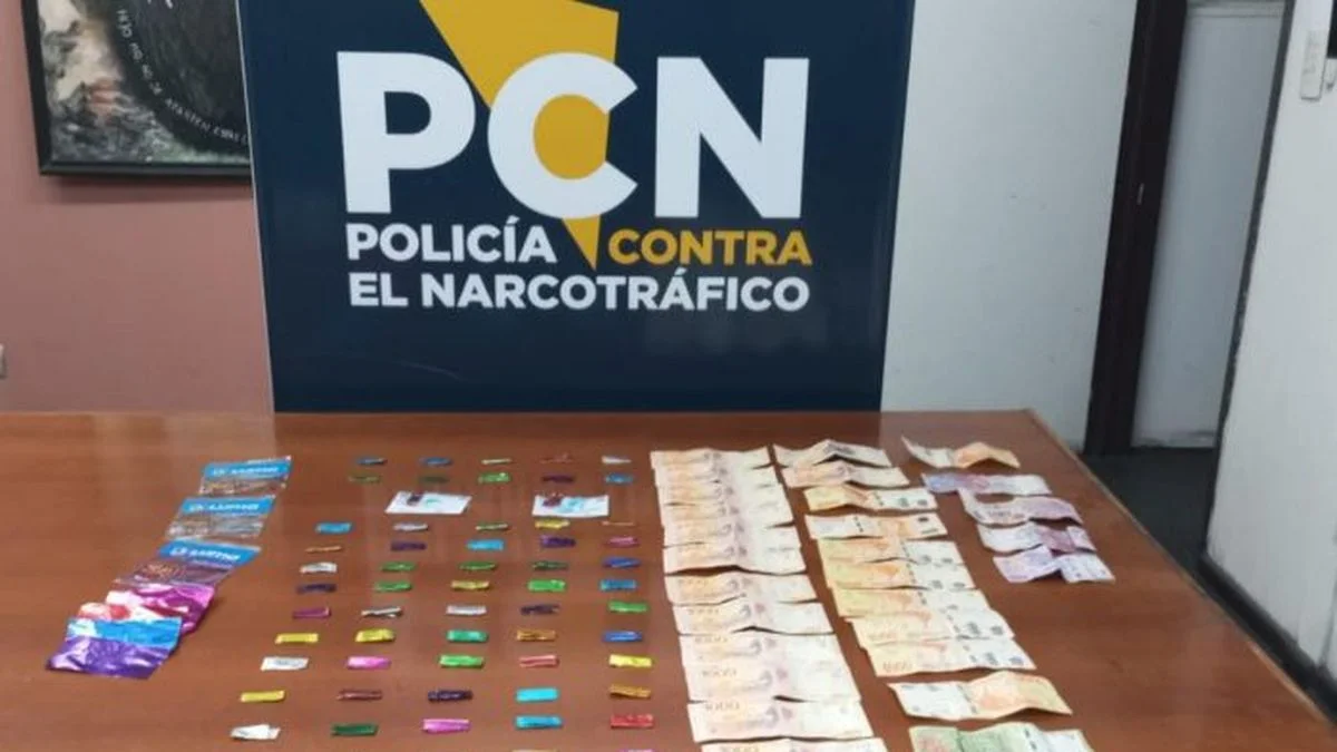 Narcomenudeo: secuestran más de cien envoltorios de cocaína y detienen a dos personas en Guaymallén