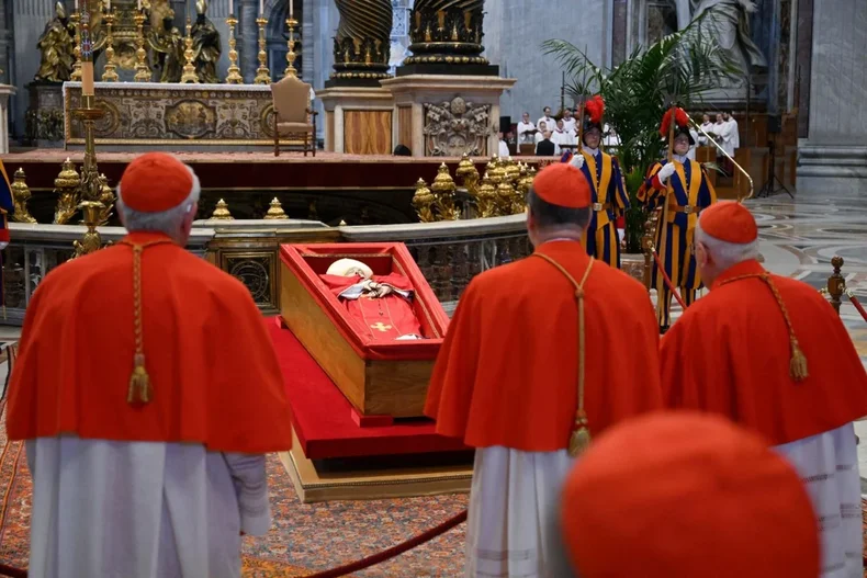 Último adiós al papa Francisco: multitud de fieles y delegaciones de todo el mundo en un funeral histórico
