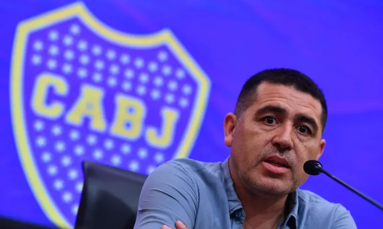 Juan Rom&aacute;n Riquelme fue denunciado por administraci&oacute;n fraudulenta.