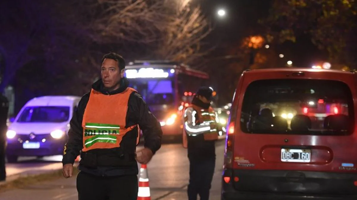 Operativos policiales: más de una veintena de aprehendidos en el barrio Santa Ana y en la localidad de Palmira