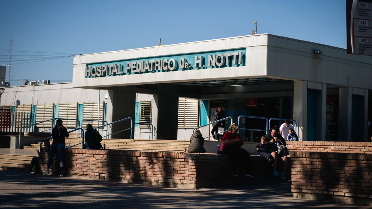 Un niño de 10 años está en grave estado tras ser baleado por su hermano de 14 mientras jugaban