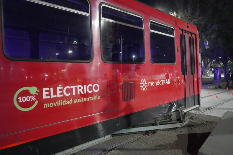 Descarrill&oacute; el Metrotranv&iacute;a.