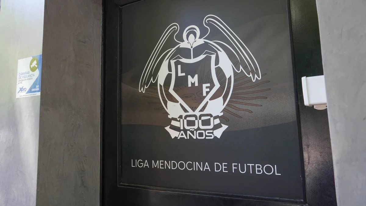 Omar Sperdutti complicado: allanaron la Liga Mendocina de Fútbol