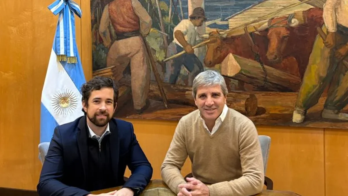 Otra baja en el Gabinete de Milei: "Eternas gracias, Chino", lo despidió Caputo