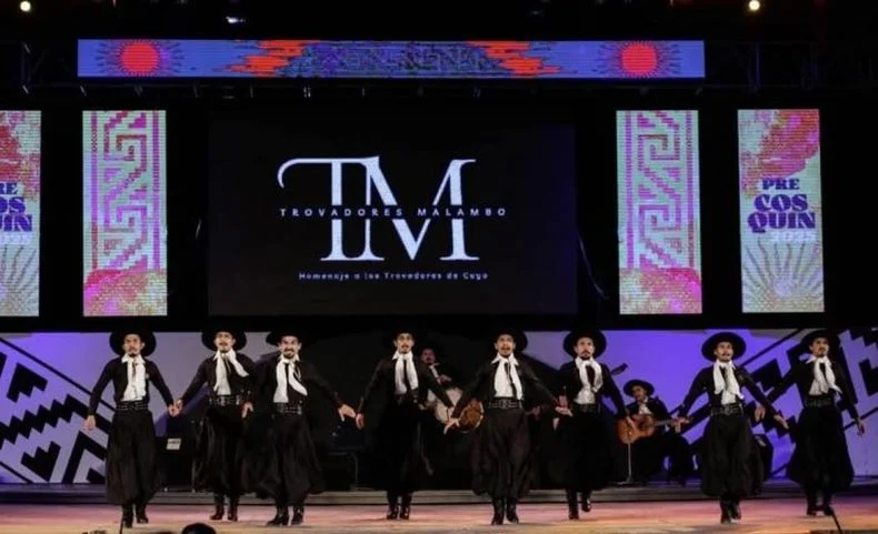 Mendoza pisa fuerte en el Pre-Cosqu&iacute;n con sus artistas.