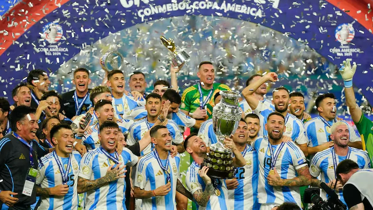 Quién es el bicampeón de América con la Selección Argentina que sueña con River