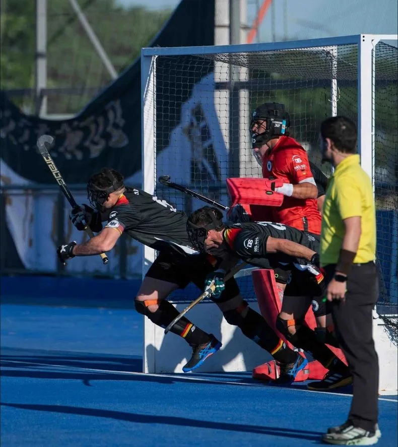 Alemán no pudo clasificar a las semifinales del Súper 8 de hockey sobre césped.