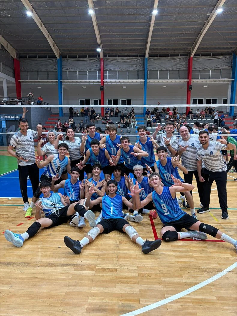 El masculino de voley gan&oacute; todos los partidos.