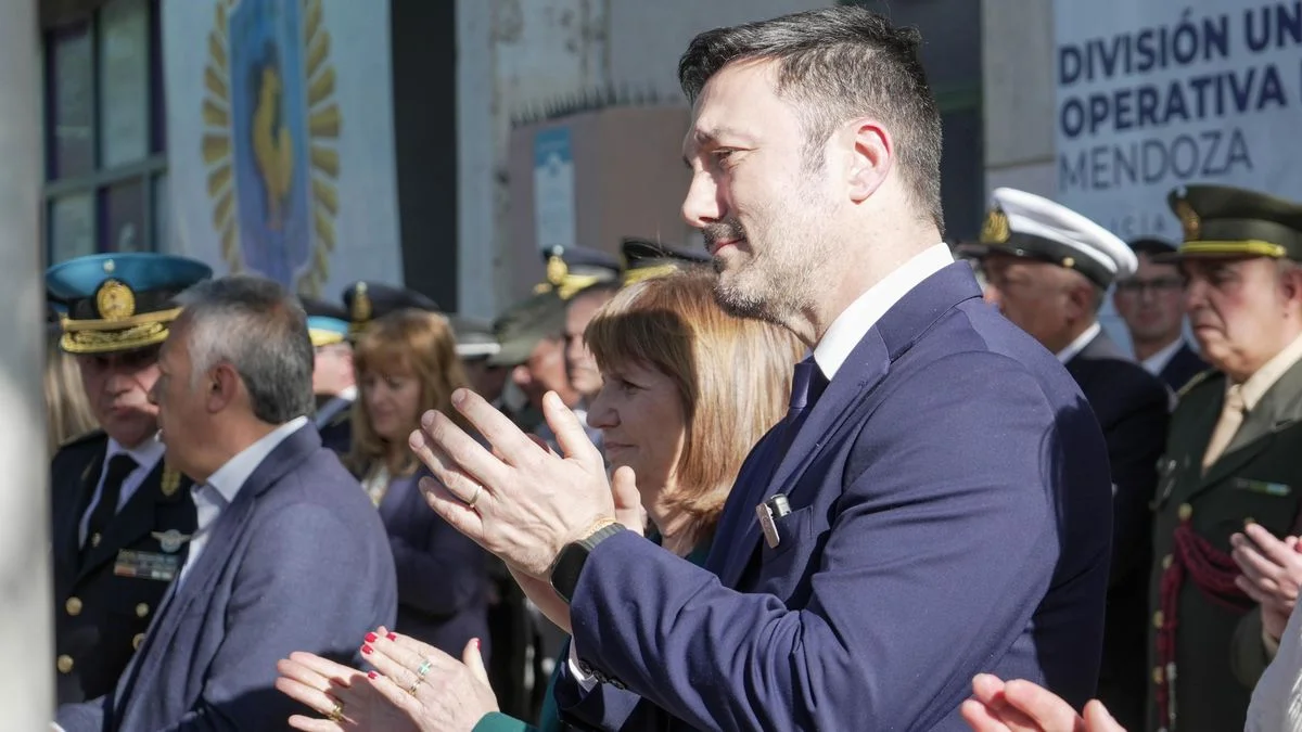 Internas en La Libertad Avanza: una candidata pidió evitar fotos con Luis Petri y lo acusó de generar conflictos