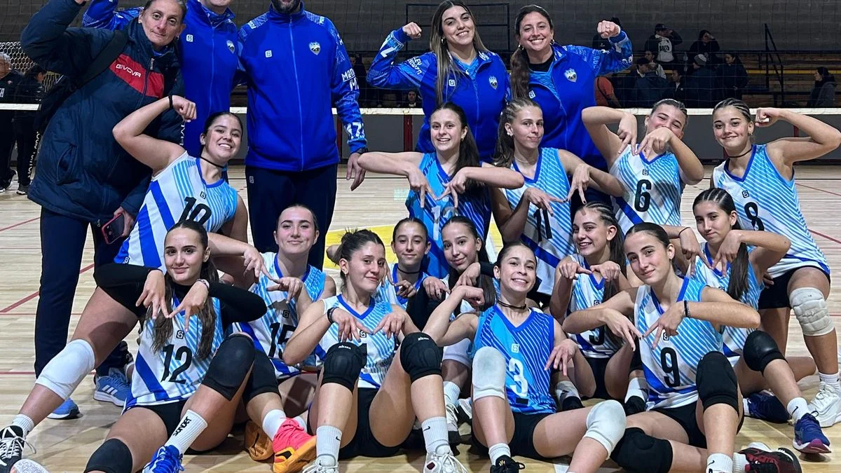 La Selección de Mendoza debuto con una buena y una mala en el Nacional de vóley