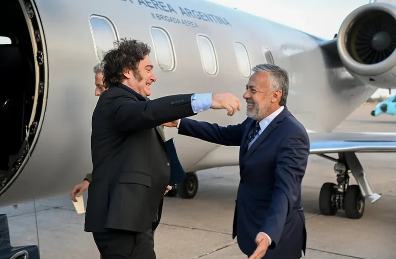 Cornejo y Milei sellaron un pacto electoral que se tradujo en votos contra leyes sensibles como la Emergencia en Discapacidad, el reparto de ATN y la Emergencia en Discapacidad. 