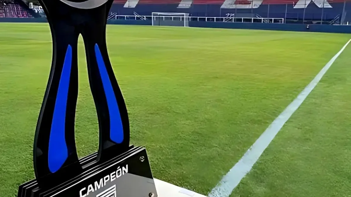 Un equipo de fútbol vende empanadas para poder participar de la Copa Argentina
