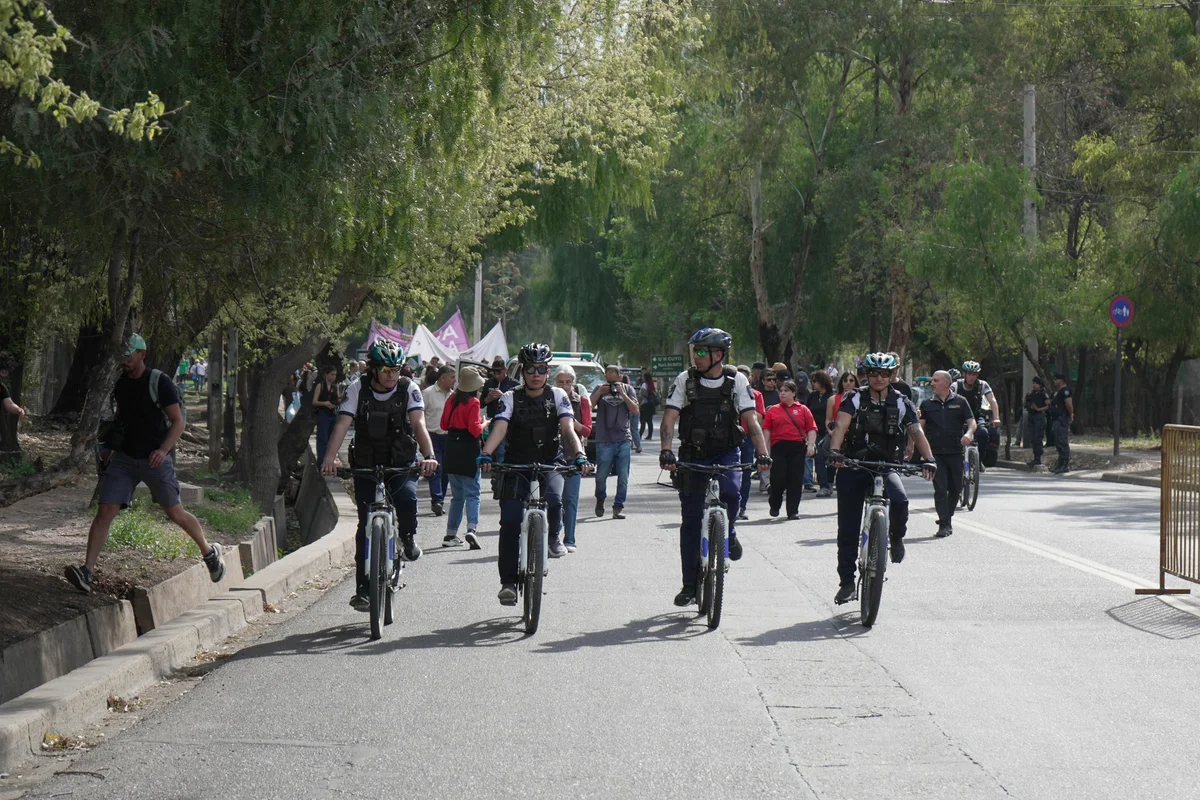 Marcha Universitario - Universidad Pública - Estudiantes - Universitarios (1)
