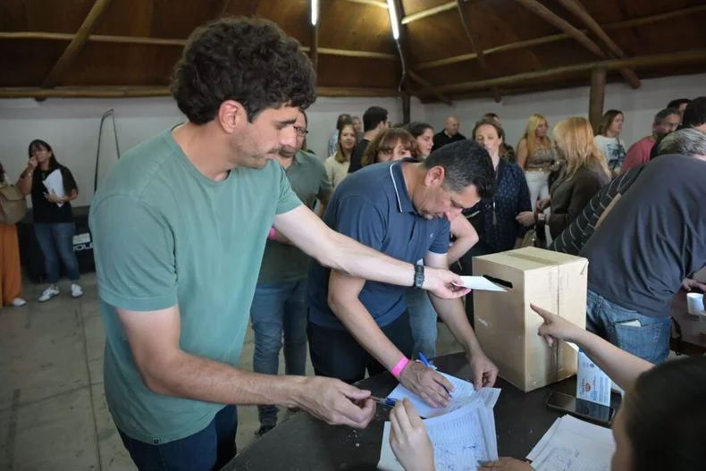 Los congresales de la UCR votaron por sus candidatos.&nbsp;