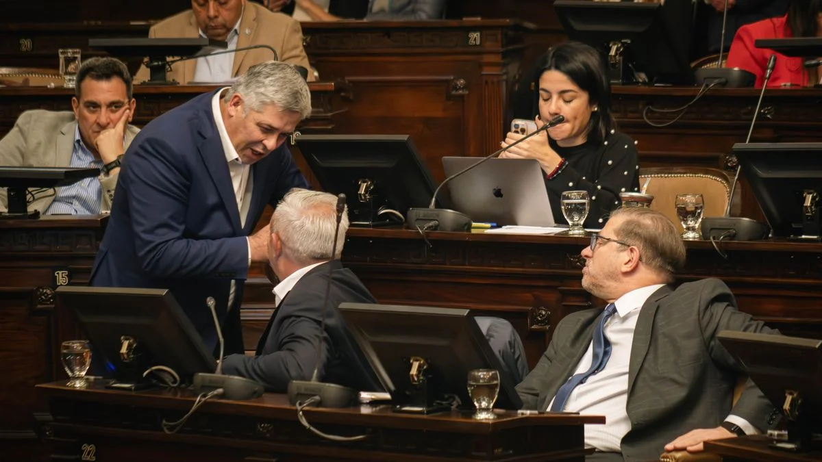 El endeudamiento para salud y educación se dilata: la jugada del PJ y ¿nace otro bloque?