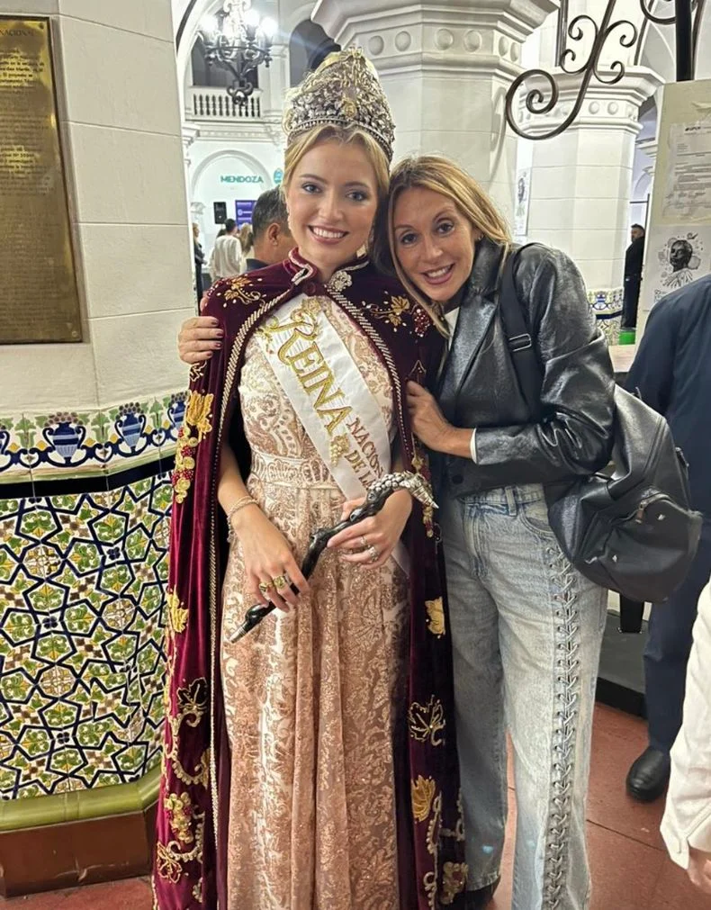 La diputada provincial Gisela Valdez junto a Azul Antolinez