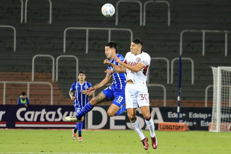 El Tomba no pasó del empate ante el Granate en Mendoza.