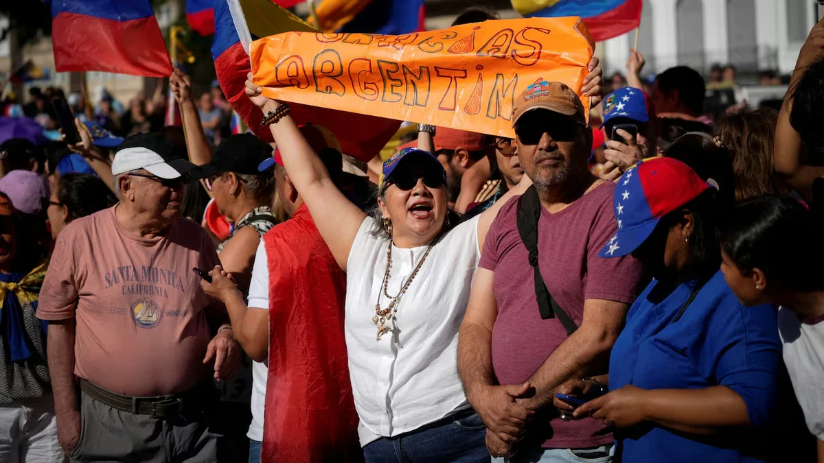 Una multitud de venezolanos festejaron en el Obelisco la captura de Maduro