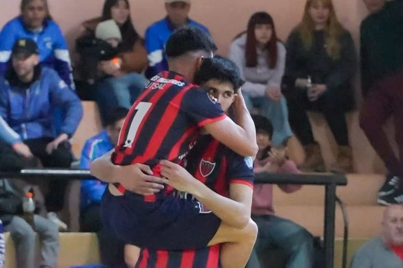 Los seis mendocinos ganaron en la fecha inaugural de la División de Honor de fútbol de salón.