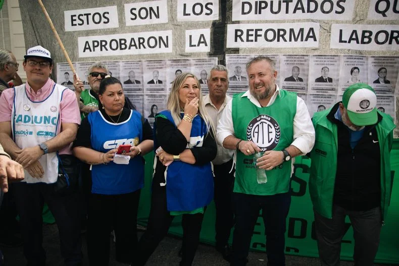 Gremios armaron un acto afuera de la Legislatura.&nbsp;