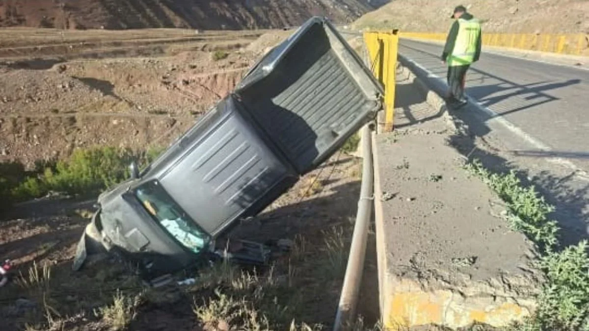 Accidente en Alta Montaña: una camioneta desbarrancó en Ruta 7 y hay un operativo de emergencia en Horcones
