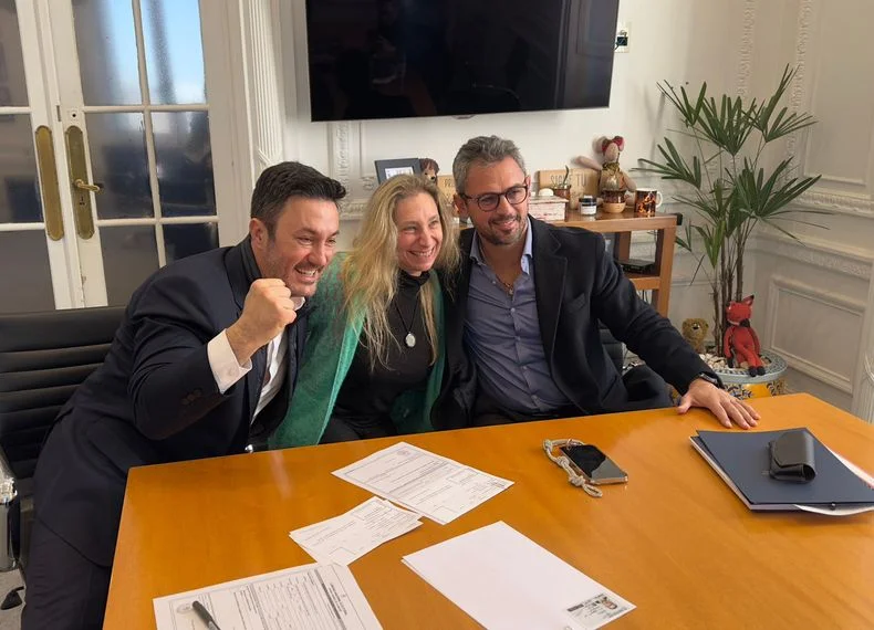 Luis Petri junto a Karina Milei y Mart&iacute;n Menem anunciando la firma de la afiliaci&oacute;n a La Libertad Avanza.&nbsp; &nbsp; &nbsp;