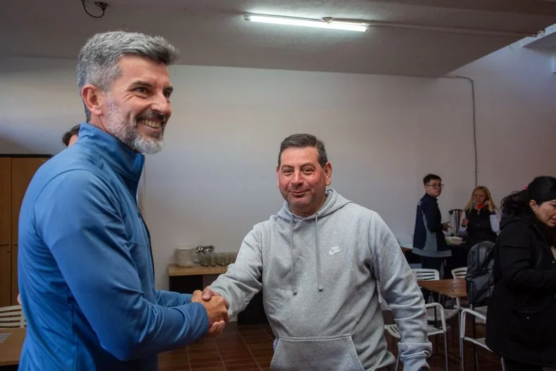 El intendente Ulpiano Suárez avanza con la apertura de albergues para el invierno. 